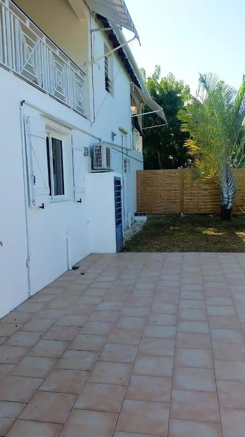 Appartement Confortable Avec Terrasse A Petit Canal 50 M²